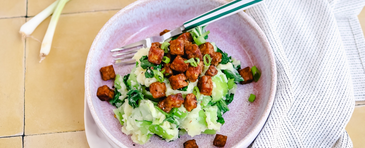 Paksoi stamppot met tempehblokjes